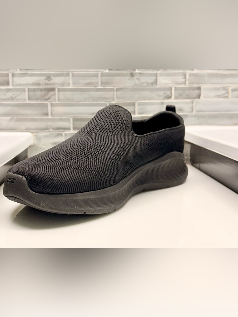 Skechers Women GO WALK Slip On Walking Shoes Black Knit Mesh Sneakers. Sz-9